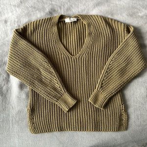 Everlane olive sweater - S